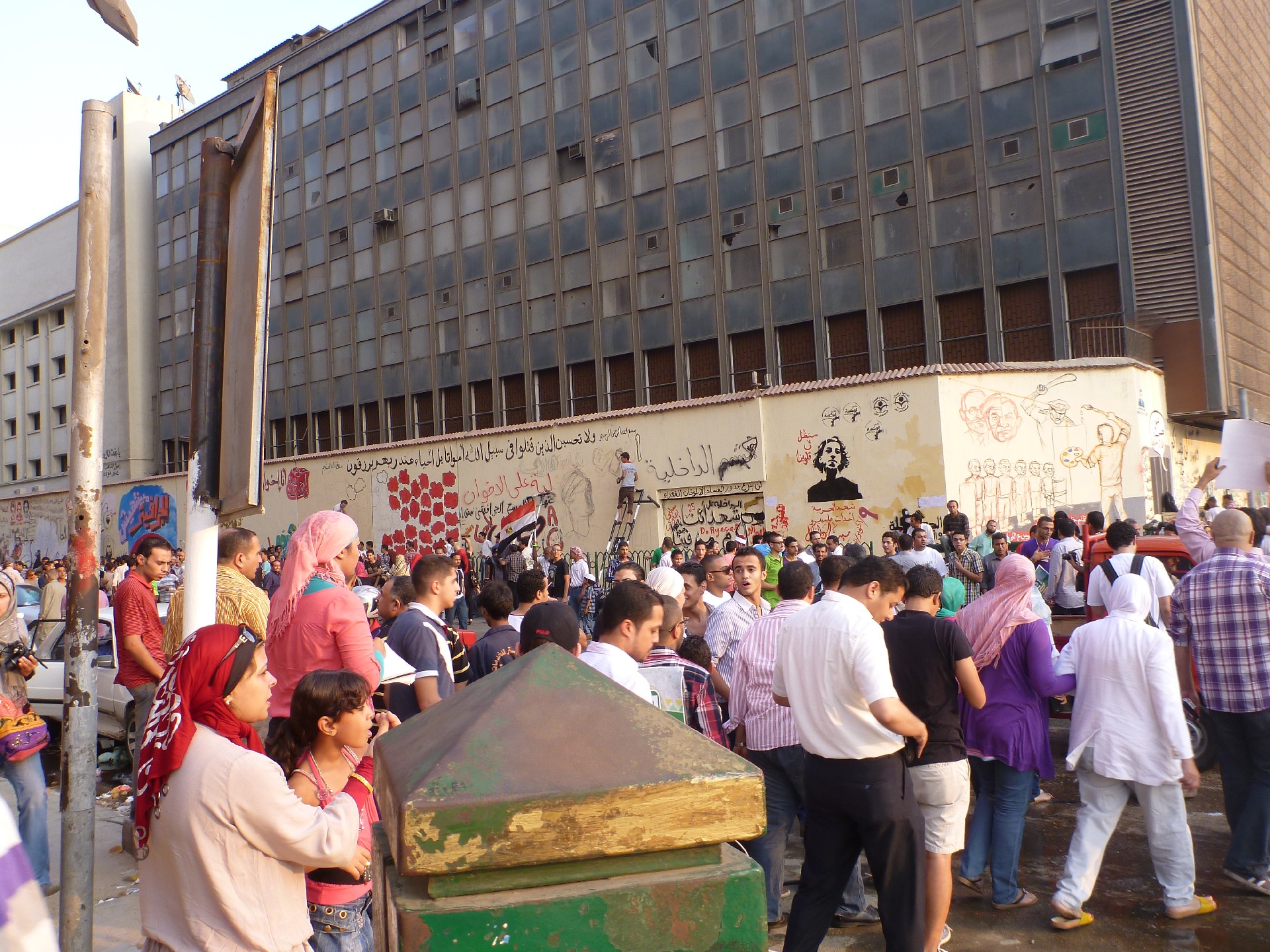 Friedliche Demonstration am Tahirplatz gegen Mohammed Karrikaturen von Charly Hebdo